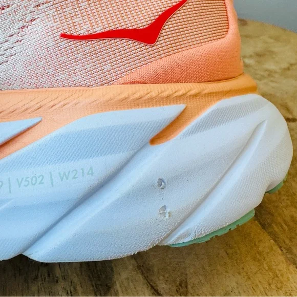 Hoka Women's ONE ONE Clifton 8 Running Shoe in Cantaloupe/Silver Peony Size 9.5 - Picture 13 of 15